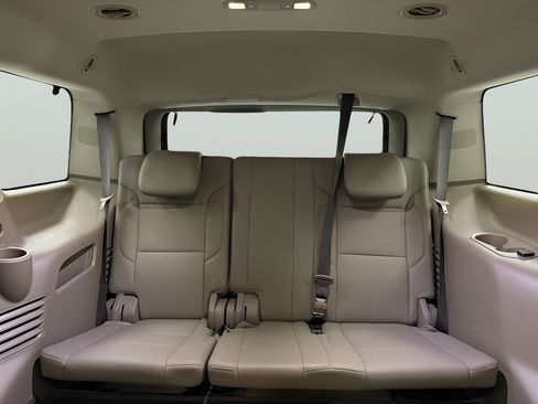 Used 2018 Chevrolet Tahoe LT w/ Luxury Package RWD image 30