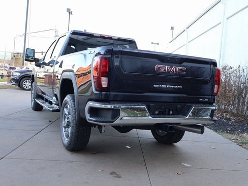 New 2026 GMC Sierra 2500 SLE AWD/4WD image 6
