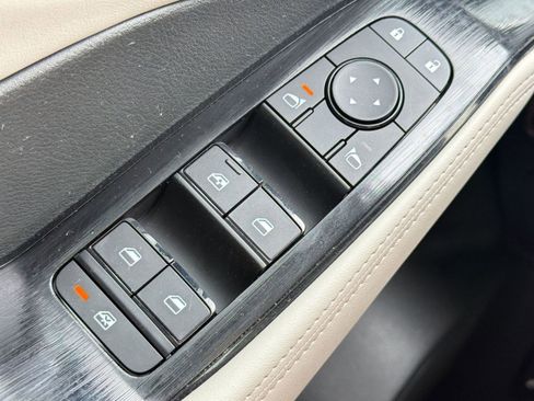Used 2024 Nissan Rogue SV w/ SV Premium Package FWD image 26