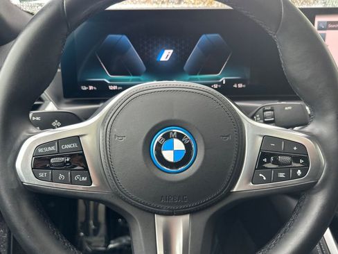 Used 2023 BMW i4 eDrive40 w/ M Sport Package image 22