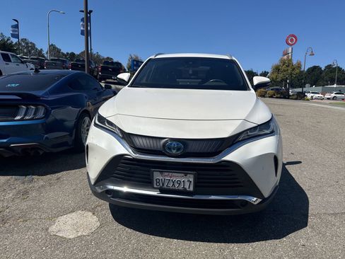 Used 2021 Toyota Venza XLE AWD/4WD image 2