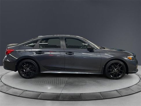 Used 2023 Honda Civic Sport image 6