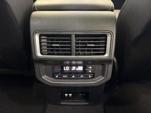 Used 2024 Volkswagen Atlas SEL AWD/4WD image 28