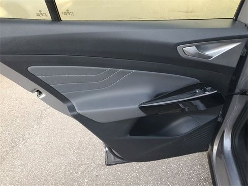 Certified 2023 Volkswagen ID.4 Pro S image 9