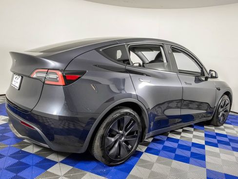 Used 2025 Tesla Model Y Long Range RWD image 5
