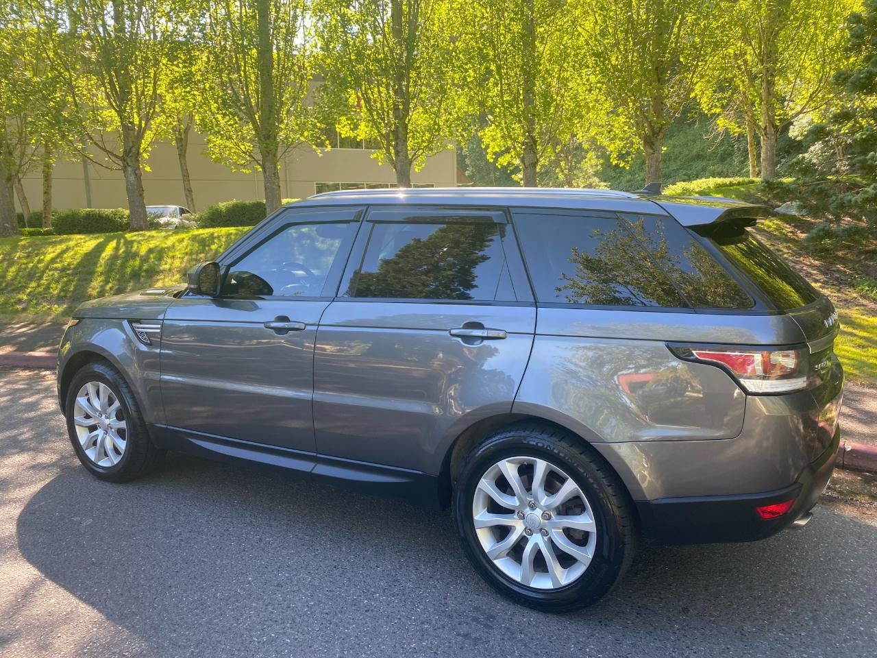Used 2015 Land Rover Range Rover Sport HSE AWD/4WD image 7