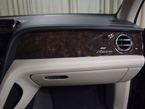 New 2025 Bentley Bentayga image 27