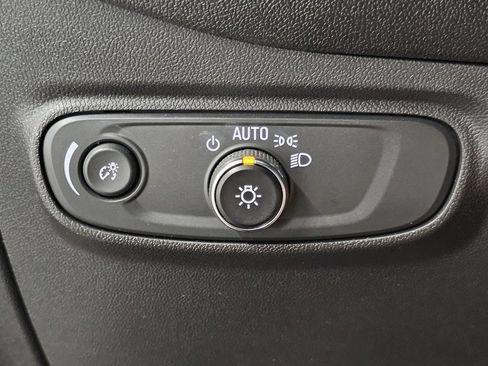 Certified 2024 Chevrolet Equinox LT FWD image 36