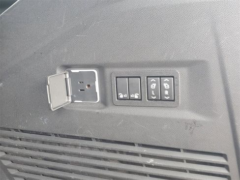 Used 2022 Chevrolet Tahoe RST w/ Luxury Package image 7