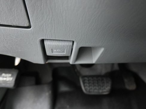 Used 2005 Toyota Tacoma PreRunner RWD image 23