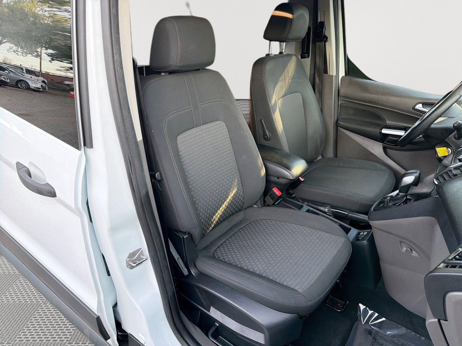 Used 2020 Ford Transit Connect XLT FWD image 28