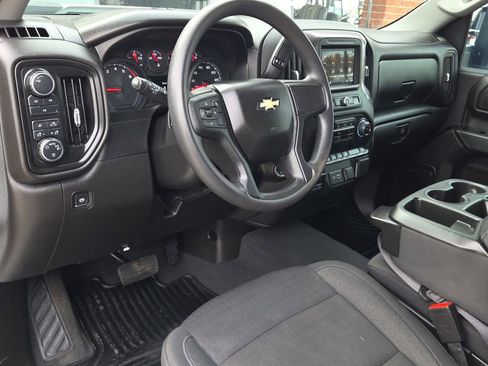 Used 2025 Chevrolet Silverado 2500 Custom w/ Custom Value Package image 19