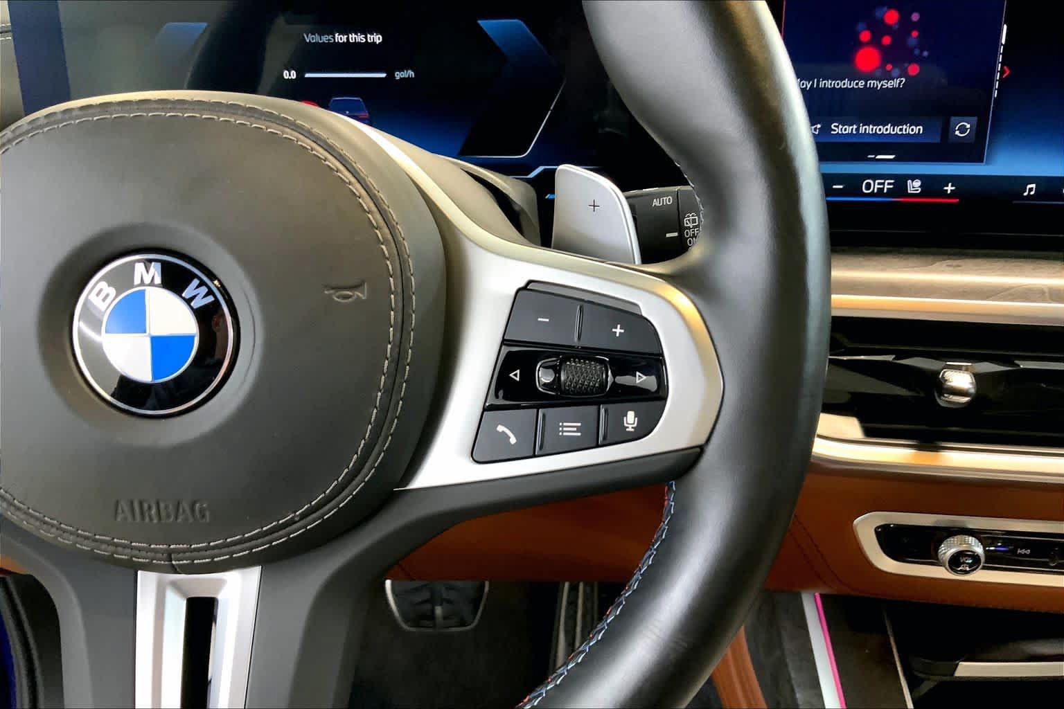 Used 2025 BMW X7 M60i AWD/4WD image 24