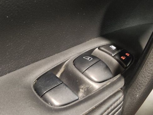 Used 2018 Nissan Rogue Sport SL FWD image 27