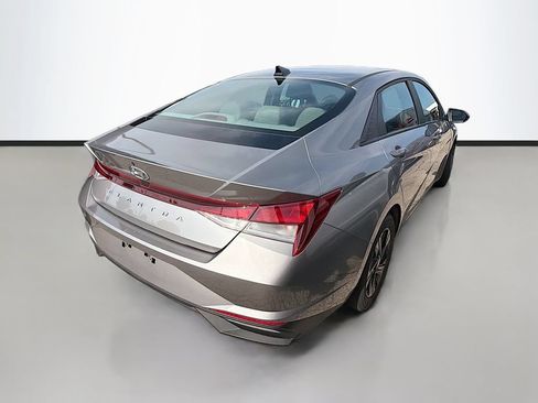 Used 2023 Hyundai Elantra SEL FWD image 8