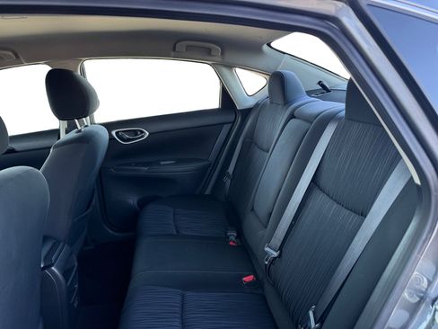 Used 2019 Nissan Sentra SV FWD image 11