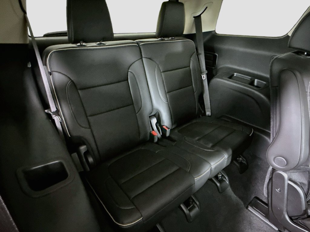 Used 2023 GMC Acadia Denali w/ Denali Ultimate Package FWD image 29