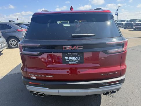 Used 2024 GMC Acadia Elevation image 29
