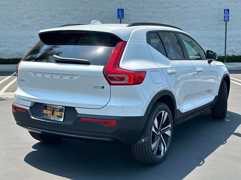 Used 2026 Volvo XC40 B5 Ultra w/ Climate Package AWD/4WD image 4