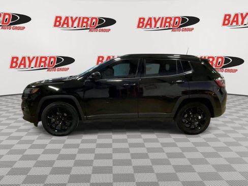 Used 2022 Jeep Compass Latitude FWD image 5