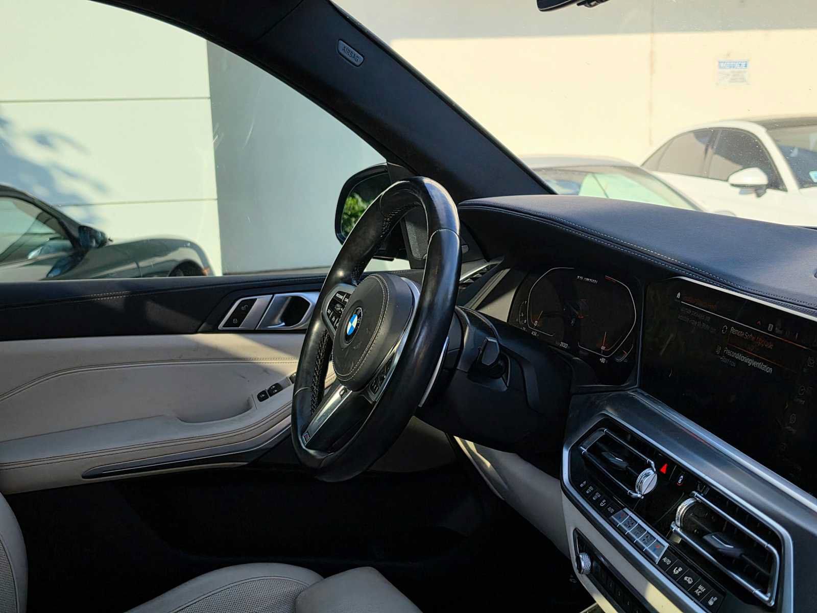 Used 2022 BMW X5 M50i w/ Premium Package AWD/4WD image 10