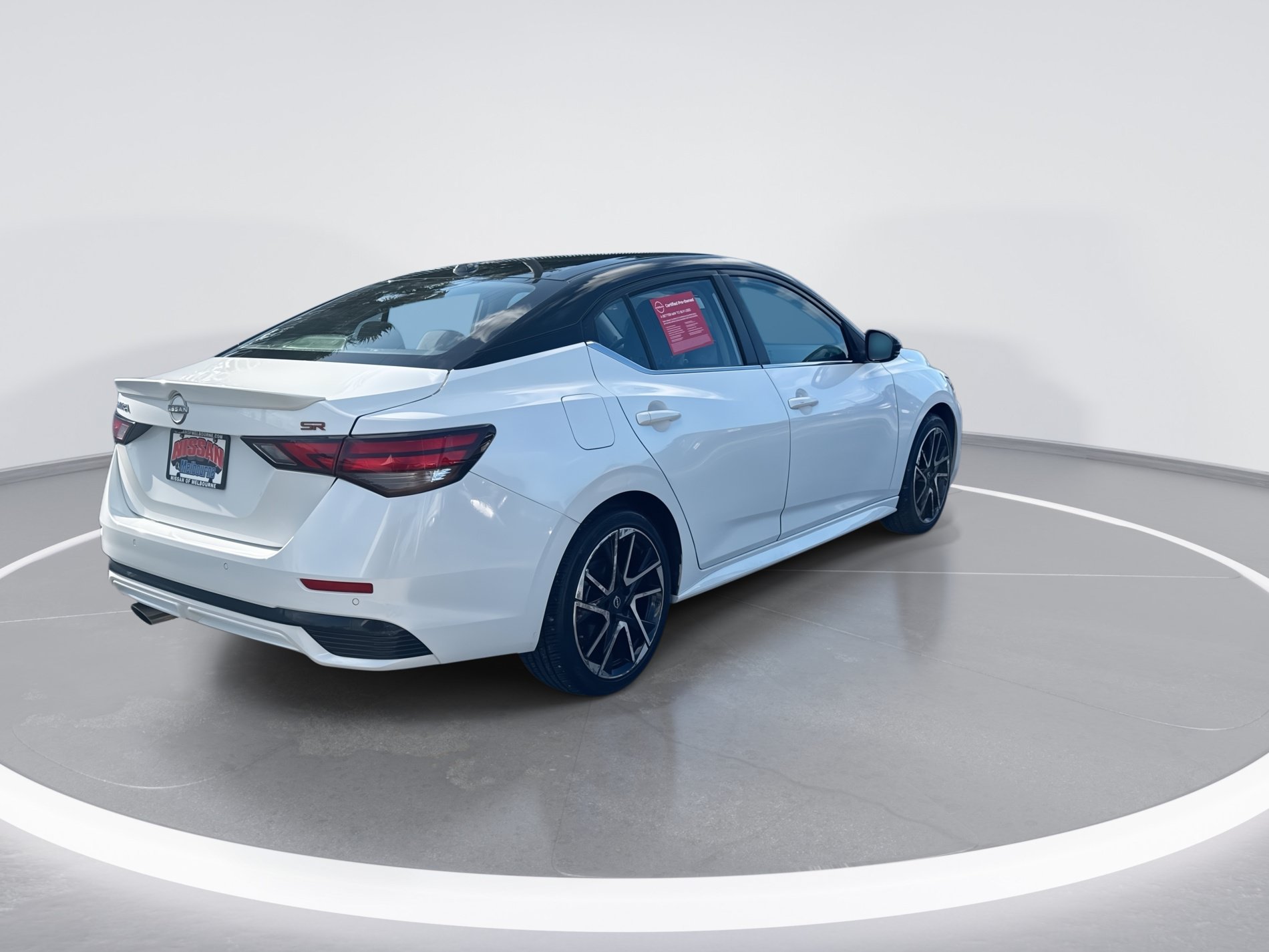 Certified 2025 Nissan Sentra SR FWD image 4
