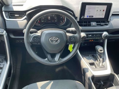 Used 2025 Toyota RAV4 LE AWD/4WD image 9
