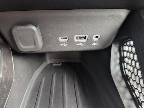 Used 2021 Chevrolet TrailBlazer LS FWD image 40
