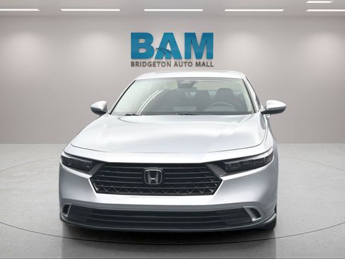 Used 2023 Honda Accord EX image 2