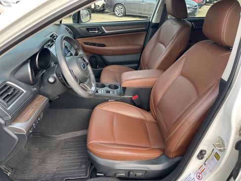 Used 2019 Subaru Outback 2.5i Touring image 11