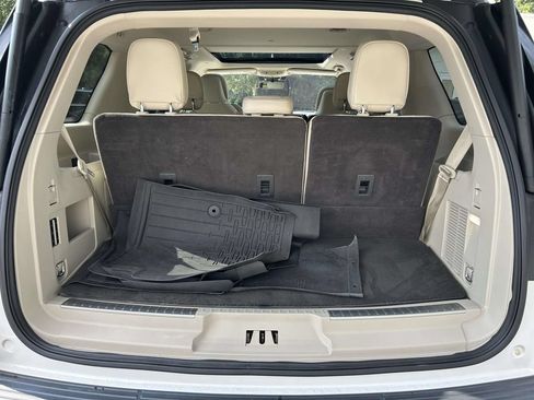 Used 2018 Lincoln Navigator Reserve w/ Technology Package AWD/4WD image 10