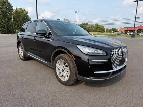 Used 2025 Lincoln Corsair AWD image 3