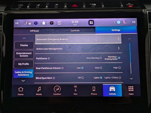 Used 2023 Jeep Grand Cherokee Limited w/ Black Appearance Package image 8