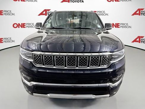 Used 2023 Jeep Grand Wagoneer Series III AWD/4WD image 2