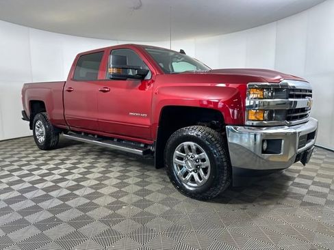 Used 2018 Chevrolet Silverado 2500 LT w/ LT Convenience Package image 2