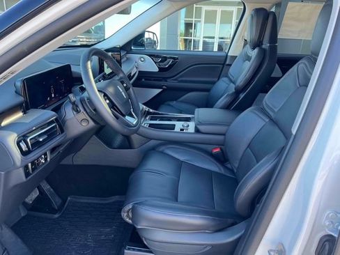 Used 2025 Lincoln Aviator Reserve w/ Equipment Group 201A AWD/4WD image 11