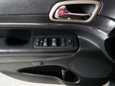 Used 2014 Jeep Grand Cherokee Limited image 19