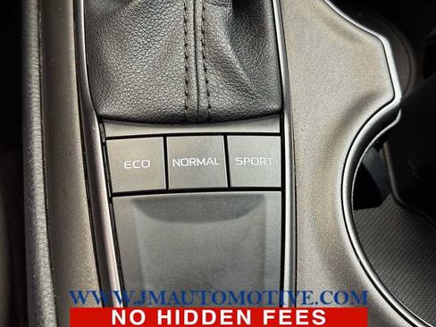 Used 2023 Toyota Camry SE FWD image 32