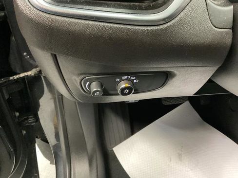 Used 2023 Chevrolet Equinox LT FWD image 12