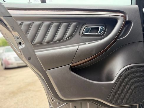 Used 2017 Ford Taurus Limited FWD image 16