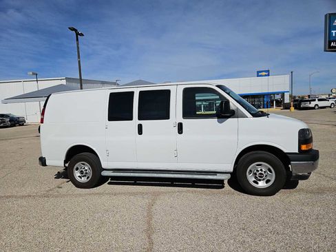 Used 2024 GMC Savana 2500 w/ Driver Convenience Package RWD image 9