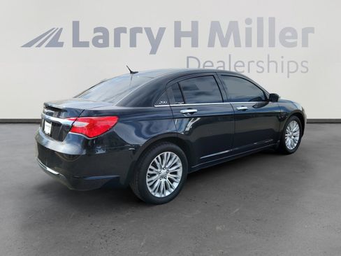 Used 2011 Chrysler 200 Limited image 5