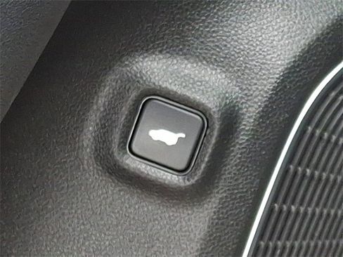 Used 2023 Acura MDX SH-AWD w/ Technology Package image 29