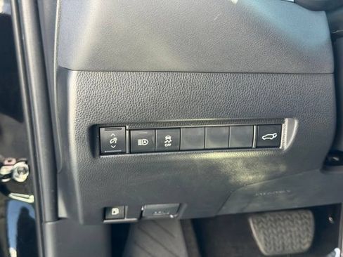Certified 2023 Toyota Venza XLE AWD/4WD image 25