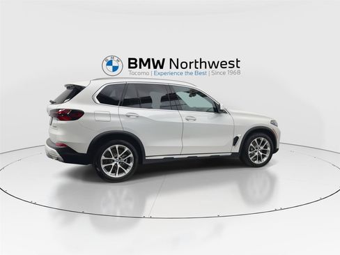 New 2026 BMW X5 xDrive40i w/ Climate Comfort Package AWD/4WD image 4