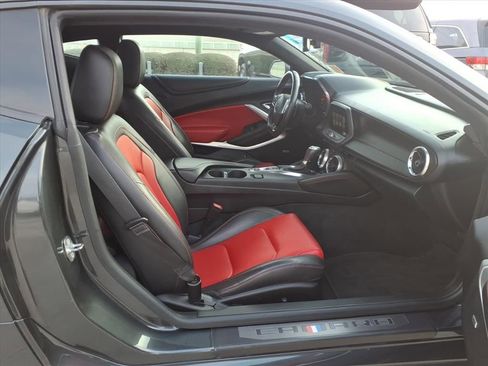 Used 2018 Chevrolet Camaro LT image 15