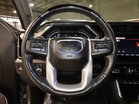 Used 2025 GMC Sierra 1500 Denali AWD/4WD image 10