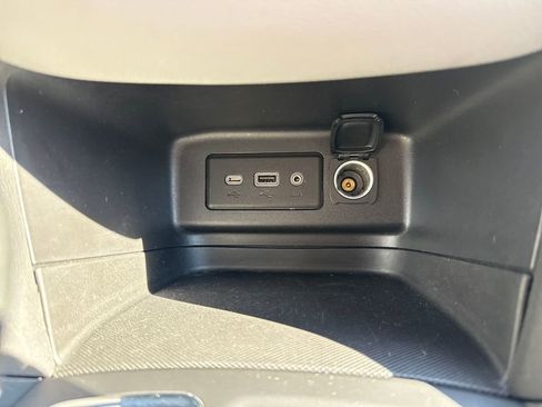 Used 2023 Chevrolet Equinox LT image 31