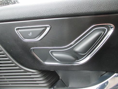 Used 2021 Lincoln Corsair AWD image 19