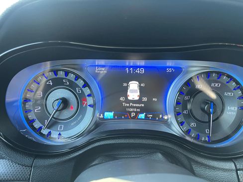 Used 2015 Chrysler 300 S image 18